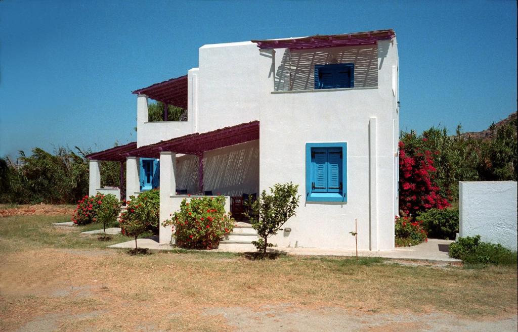 מיקרי ויגלה Lianos Studios מראה חיצוני תמונה
